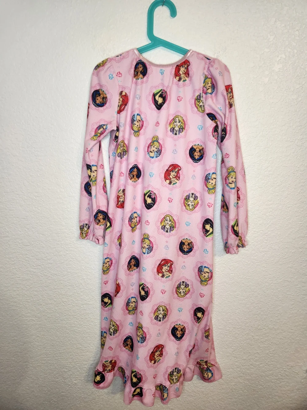 Disney Princess character print nightgown long sleeve size 8